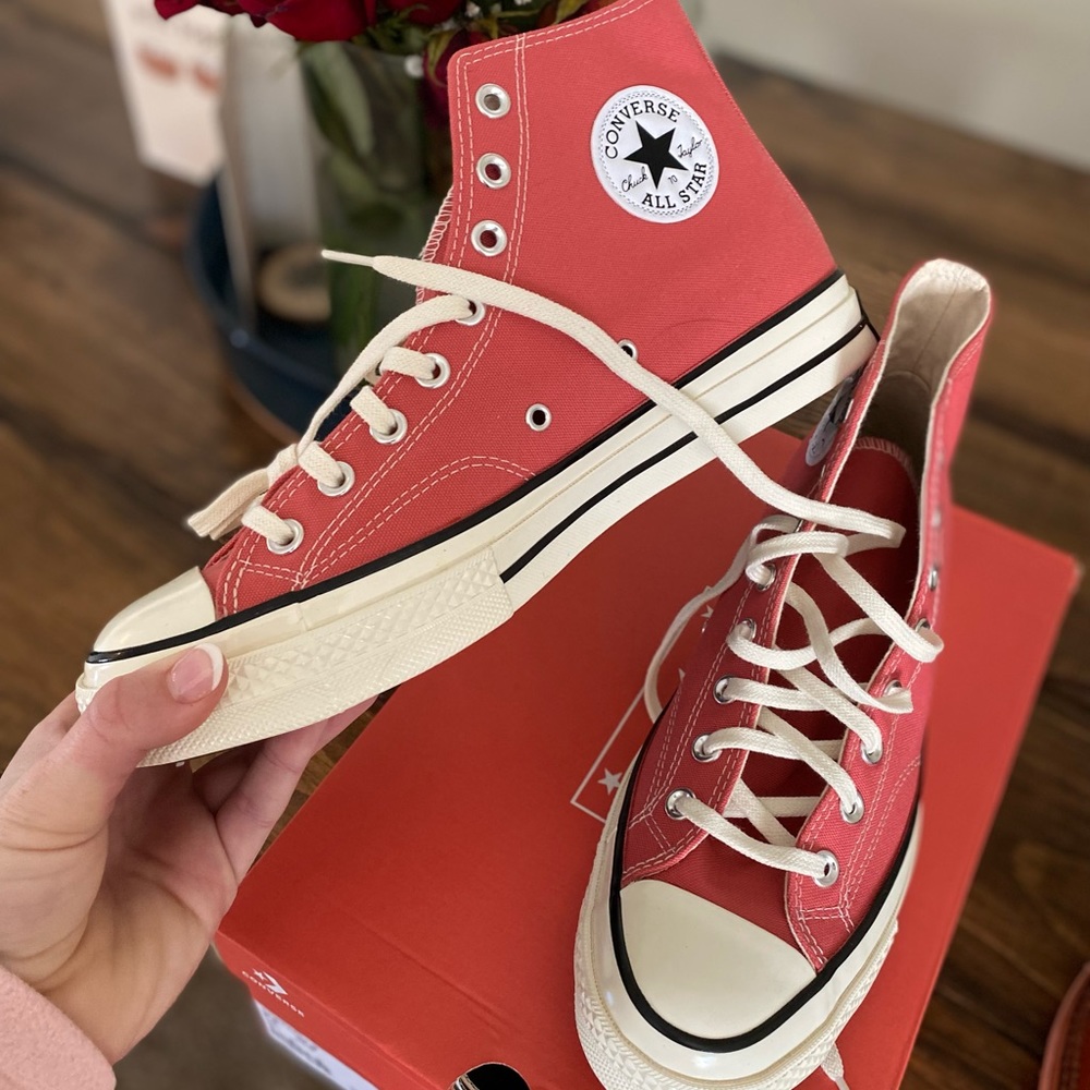 Pink Converse NEW IN BOX. SAME DAY SHIP